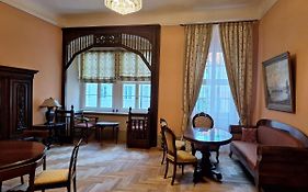 Stadtpalais Marche-Suite Maximal 2 Personen Und 1 Kleinkind
